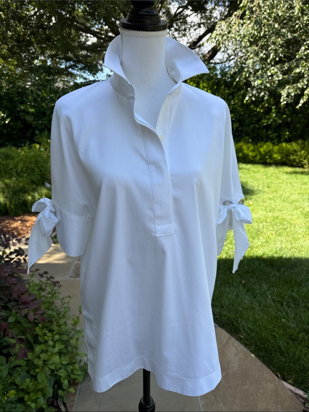Chico’s No Iron Grommet Detail Tunic
